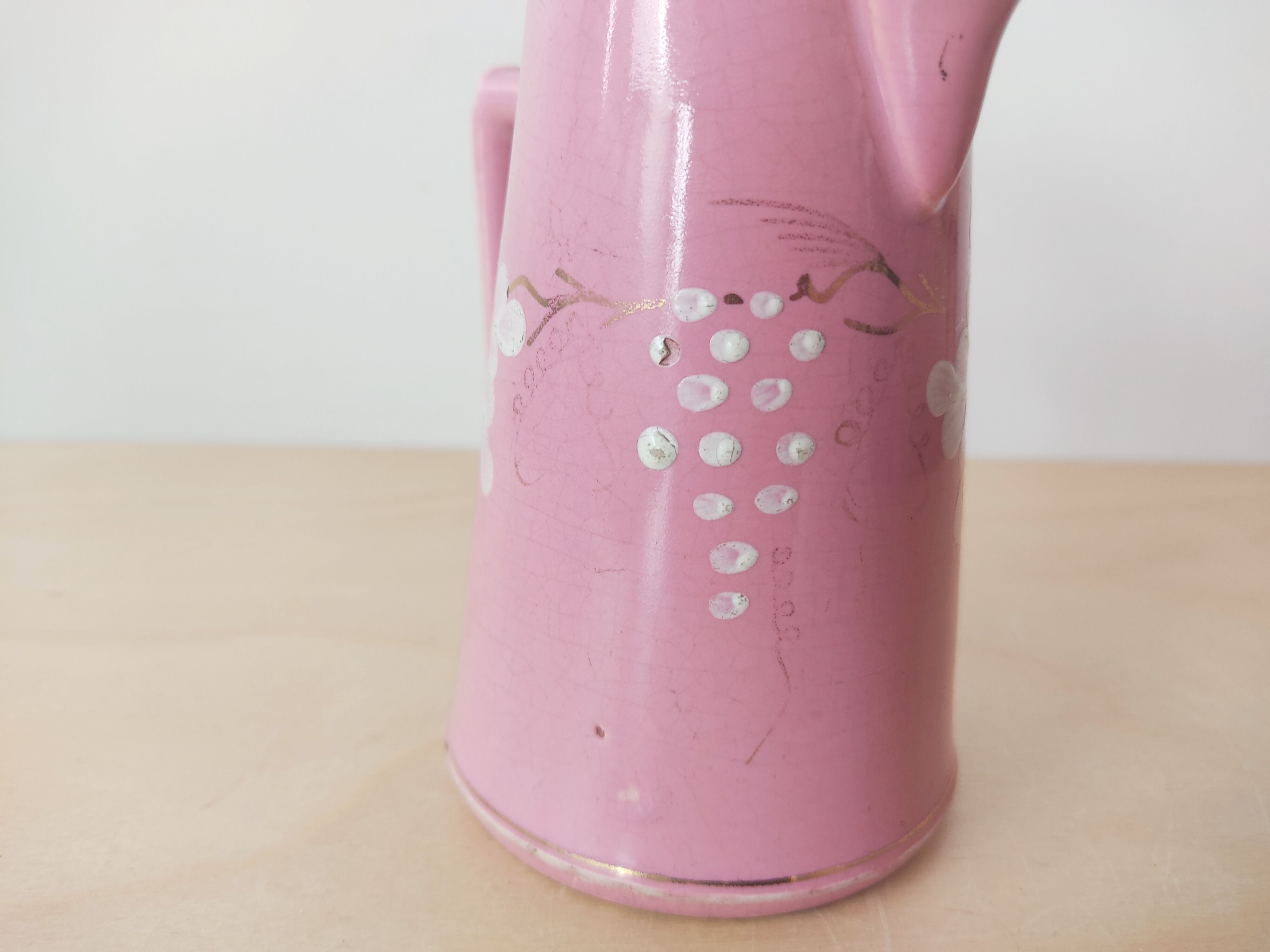 Vase pichet rose Sarreguemines peint à la main vers 1900