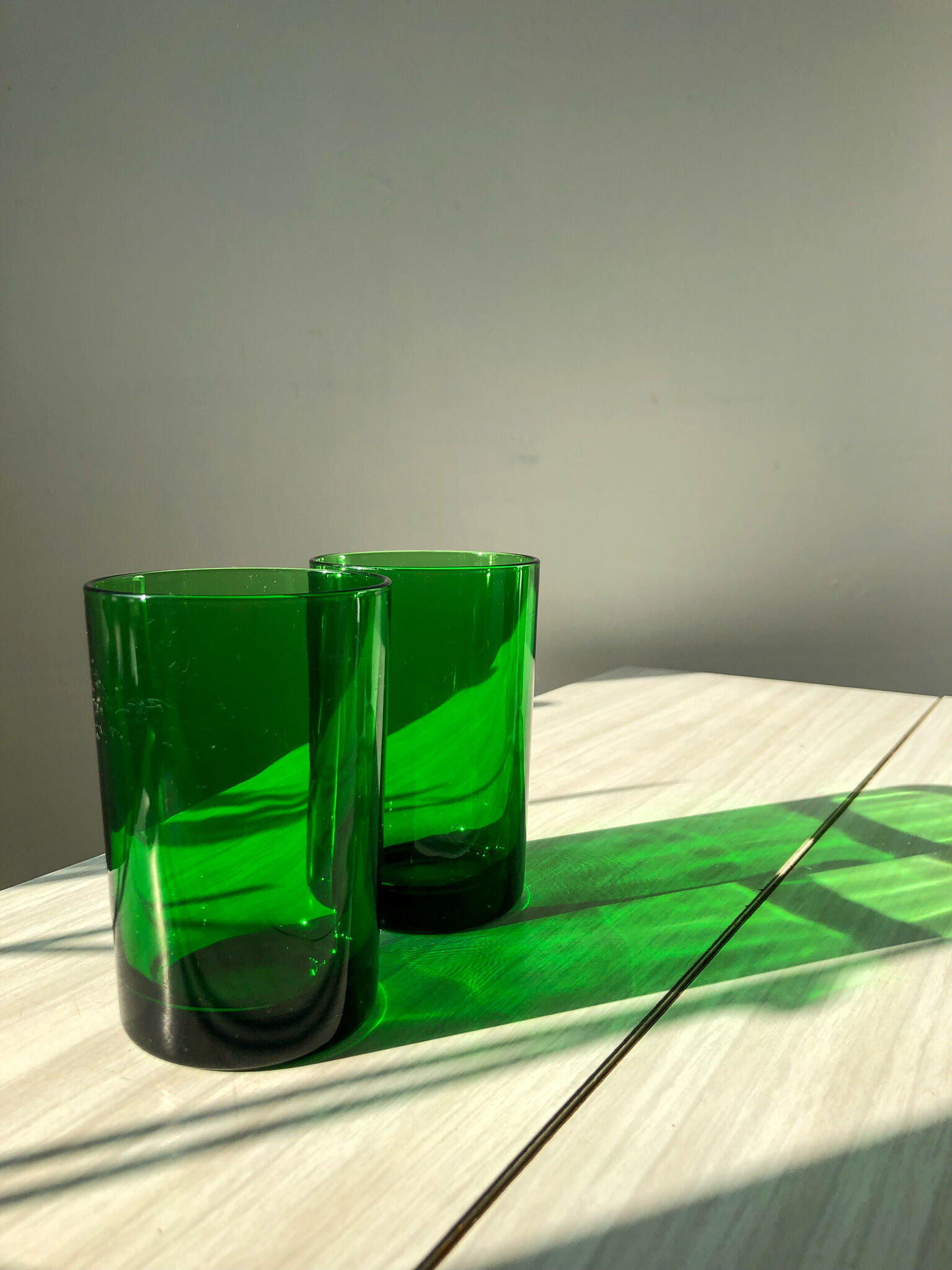 Lot de 4 verres verts translucides style vereco
