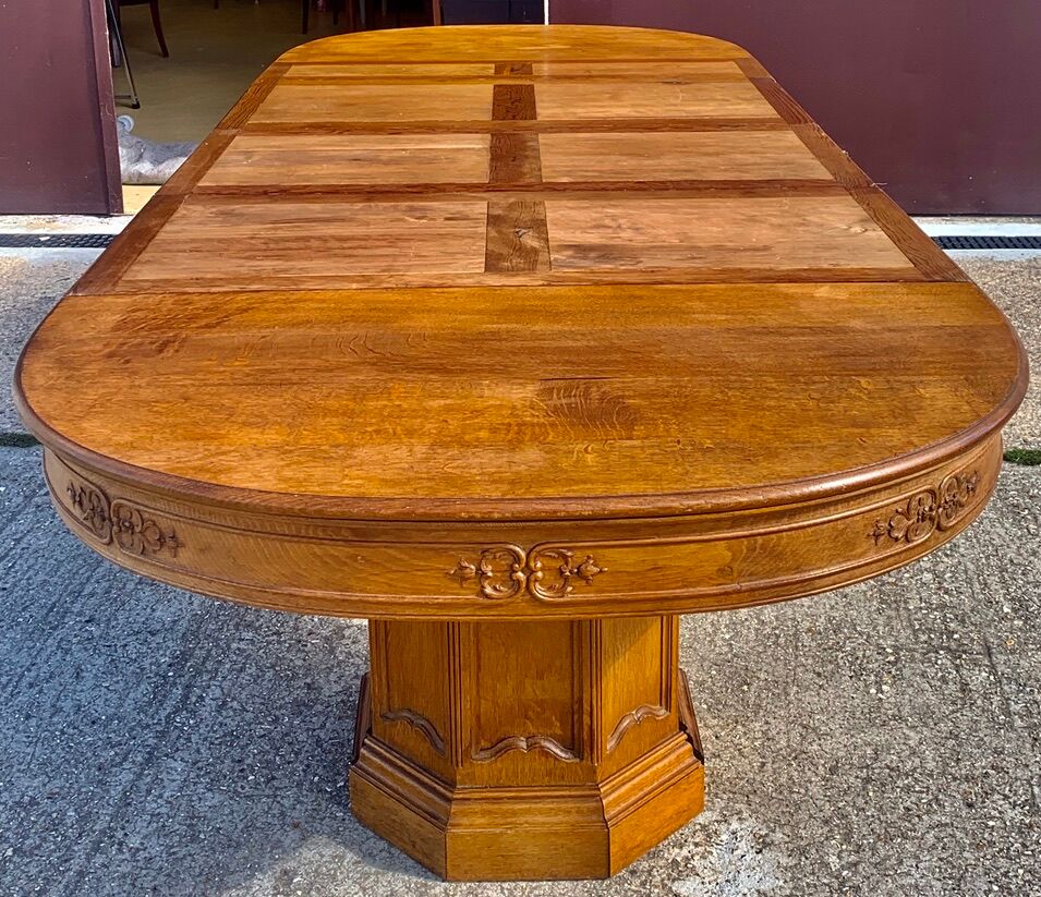 Art Deco table 1930 oval solid oak with extensions