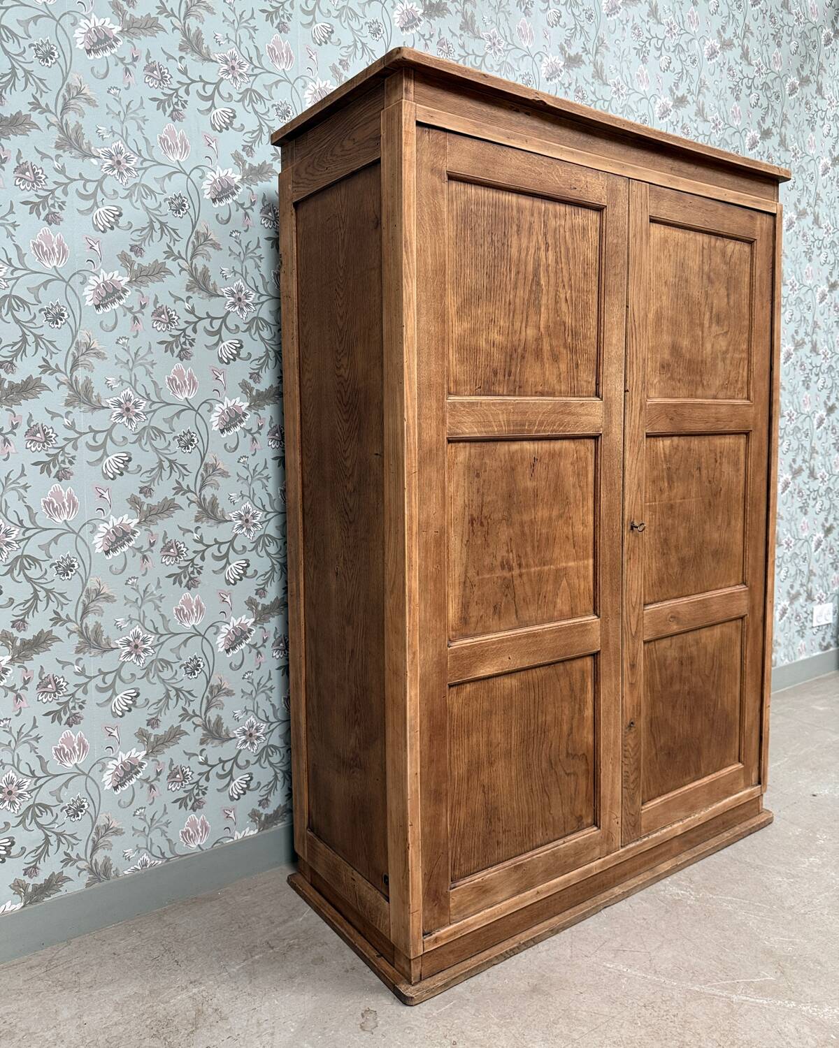 Parisian wardrobe (renovated)