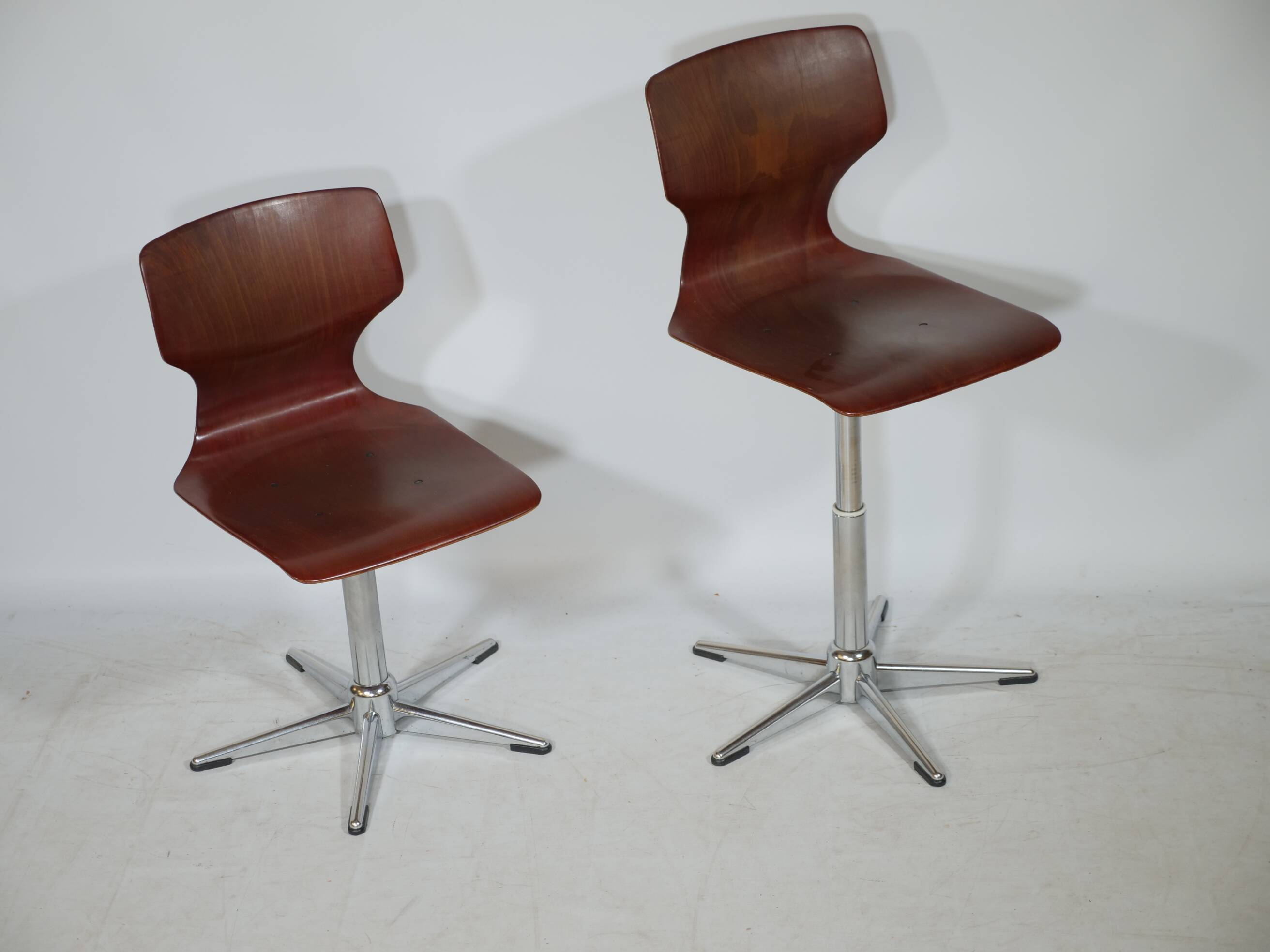 8 chaises pivotantes Flototto, années 70