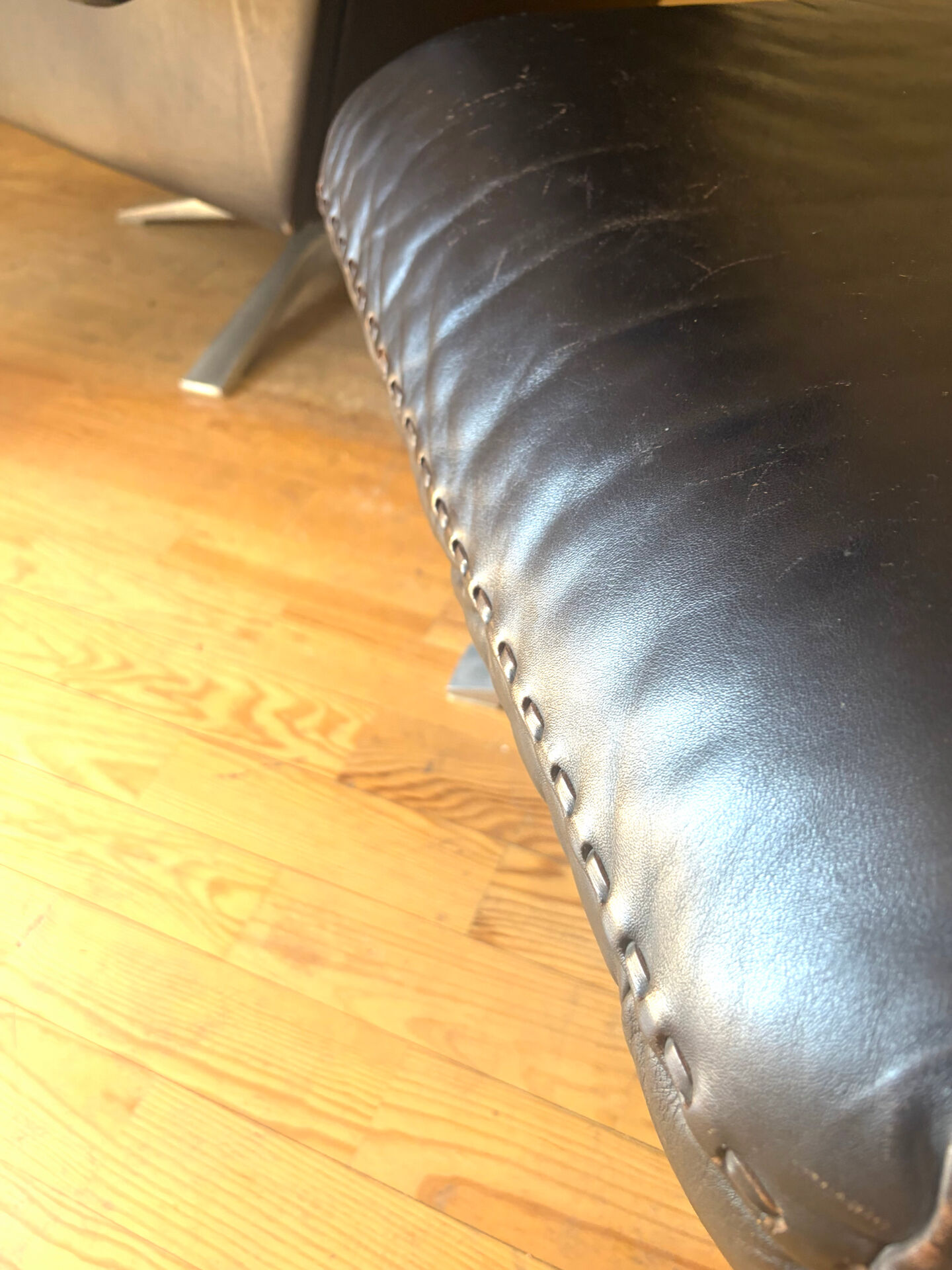 High back lounge chair + Hocker in leather by De Sede model DS-31