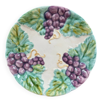 Assiette ancienne en barbotine