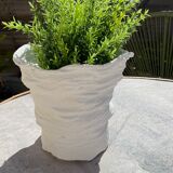 Cache pot blanchi