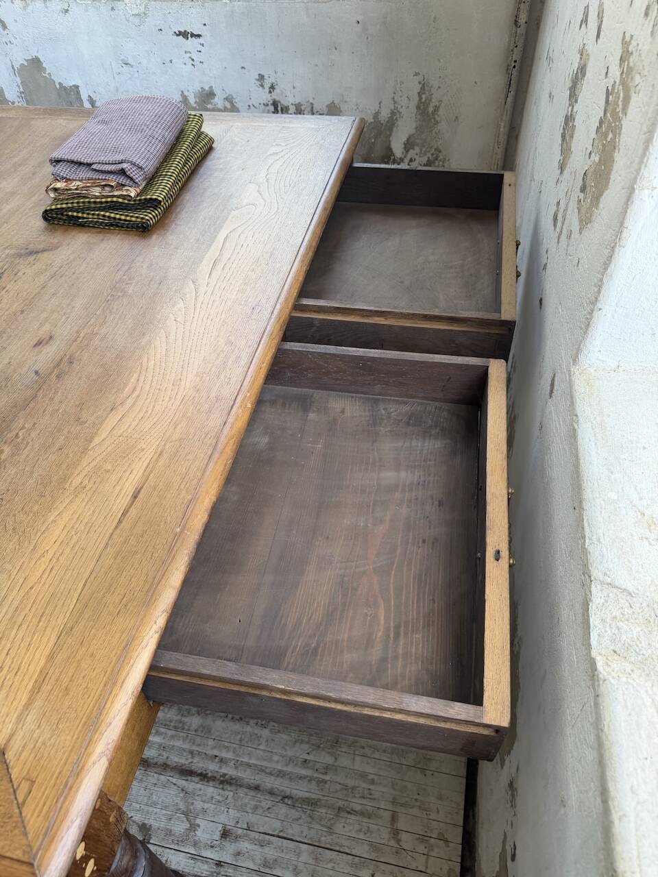Grande table de ferme XL chêne « carrée » conférence 1950