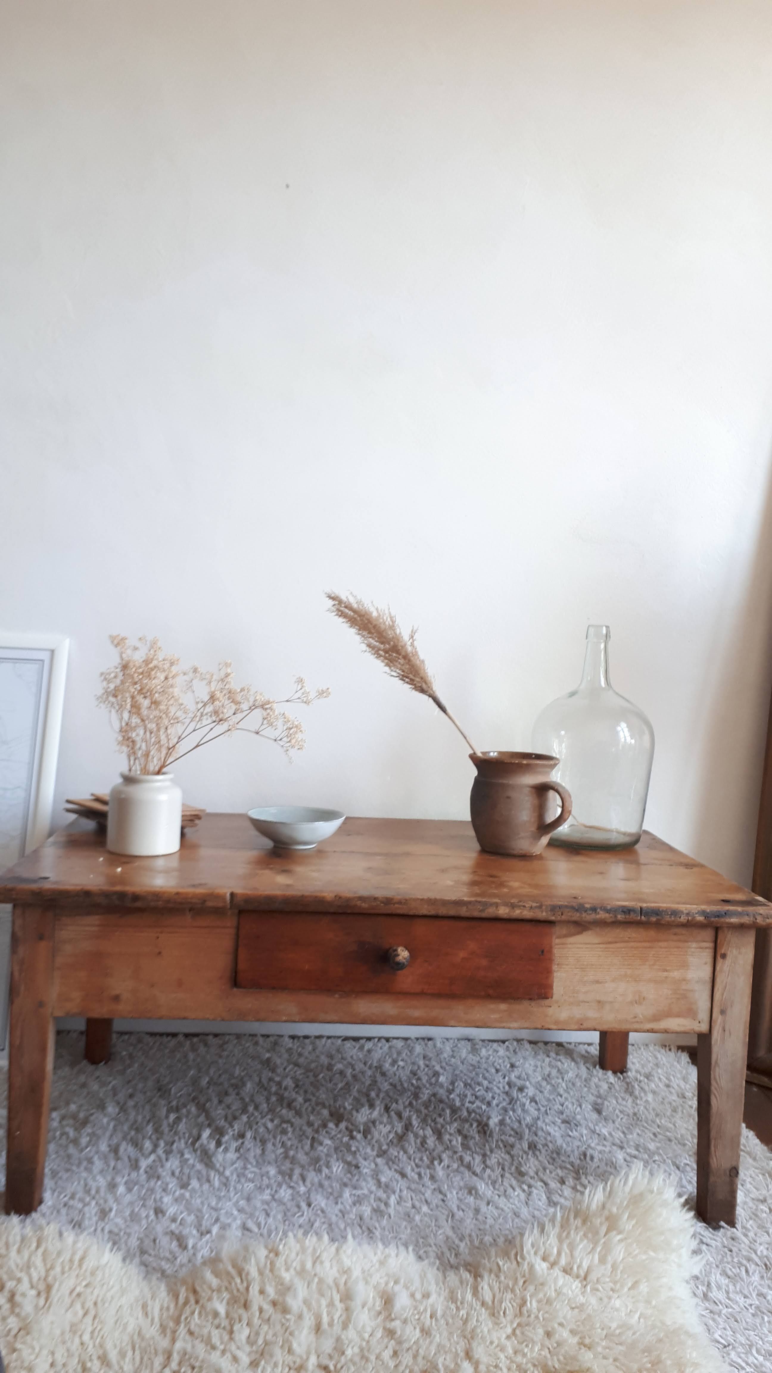 Old-spirited coffee table farm table