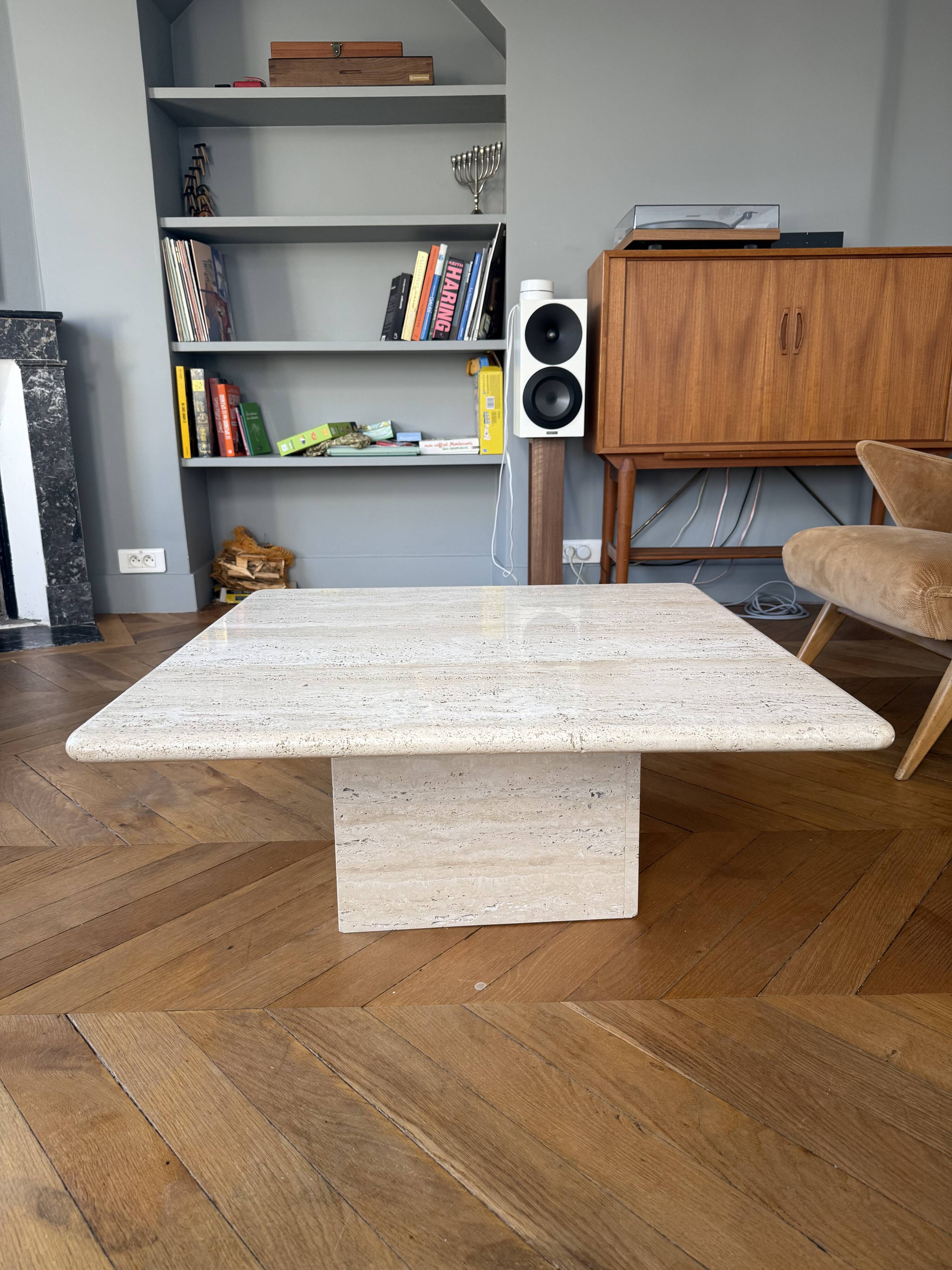 Table basse vintage en travertin – design 70’s