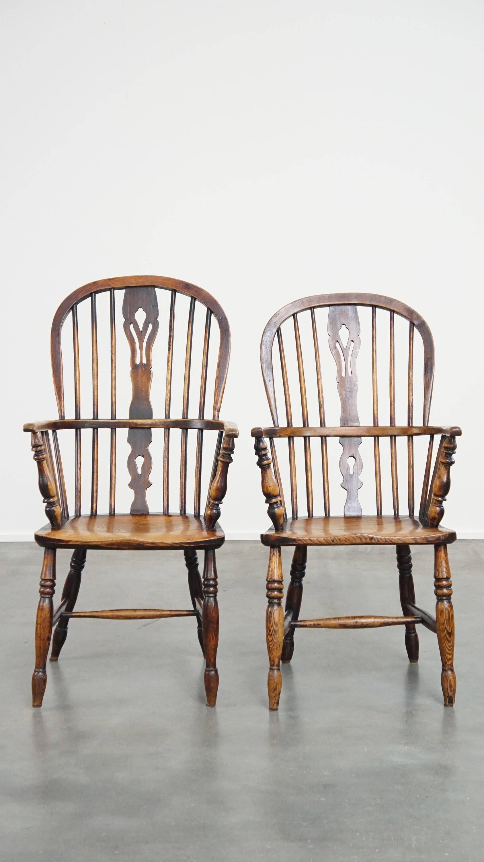 Set of 2 antique English highback Windsor dining chairs