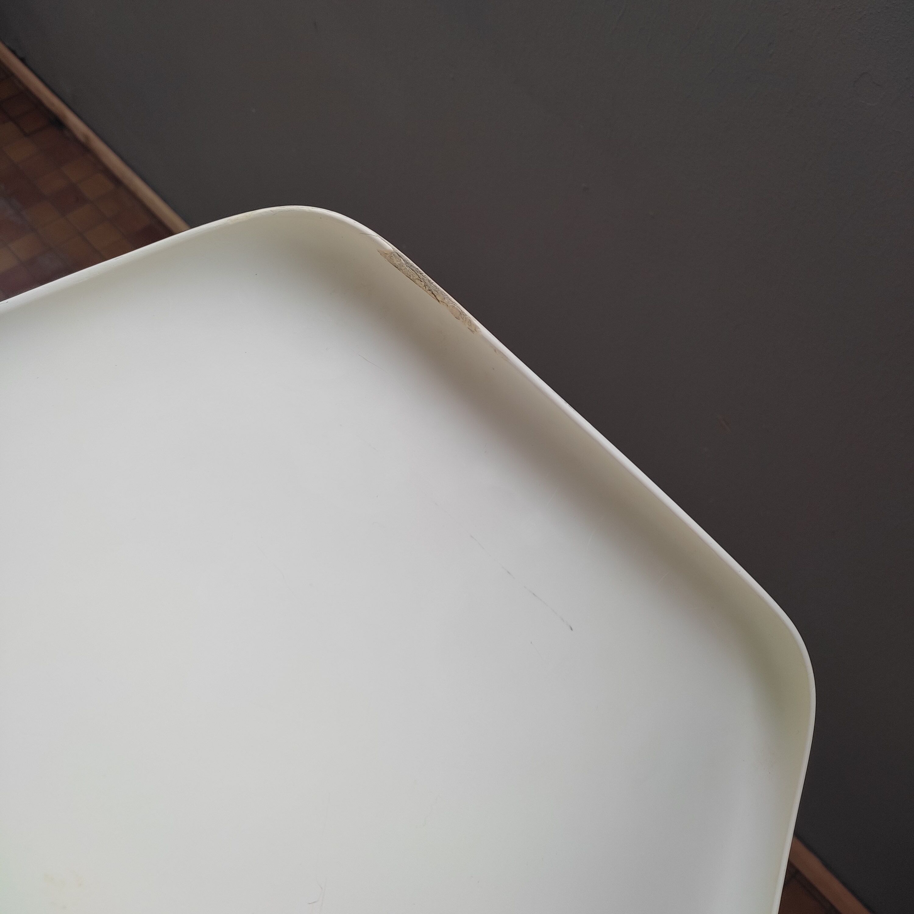 Vintage tulip chair by Eero Saarinen for Knoll