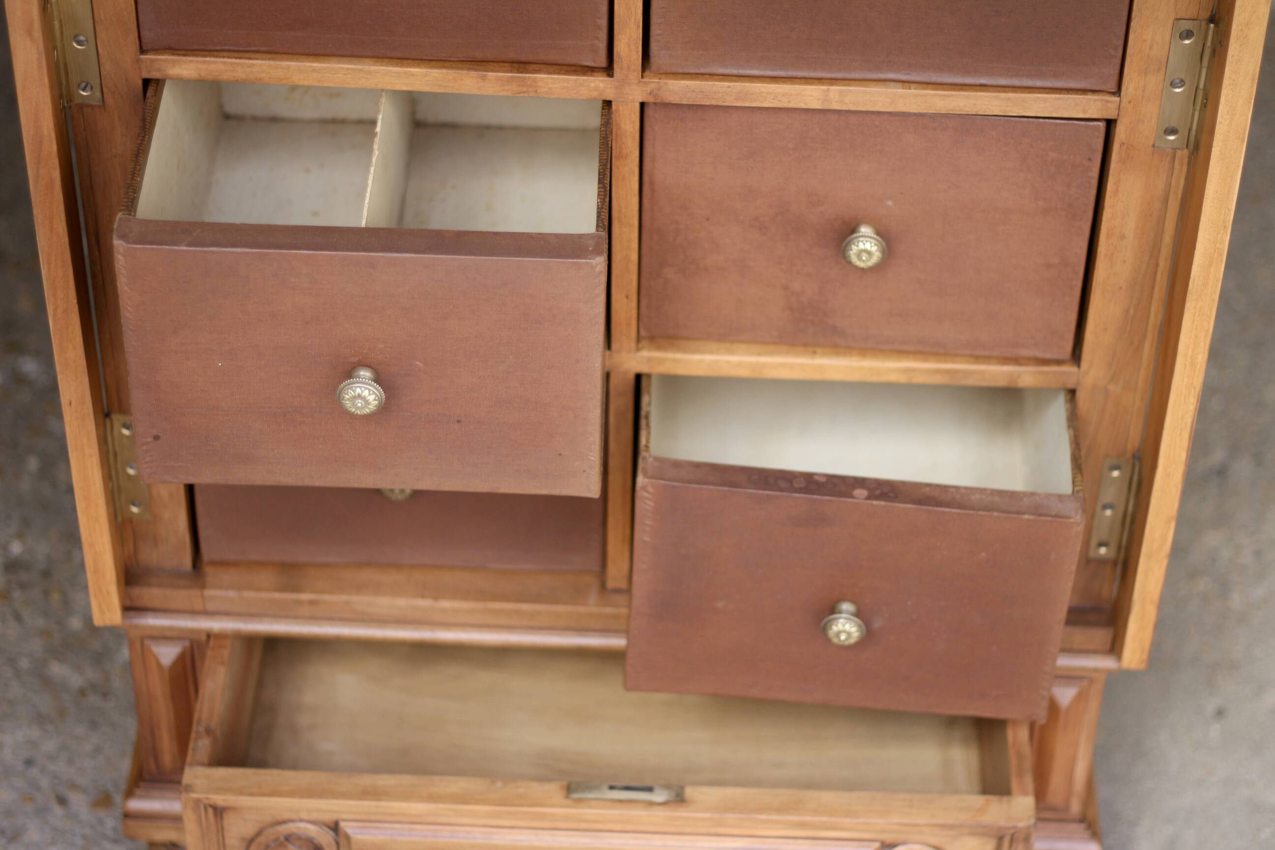 Magnificent notary's cabinet in walnut (late 19th century).