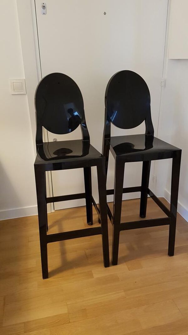 Tabourets de bar One more noirs par philippe starck pour Kartell