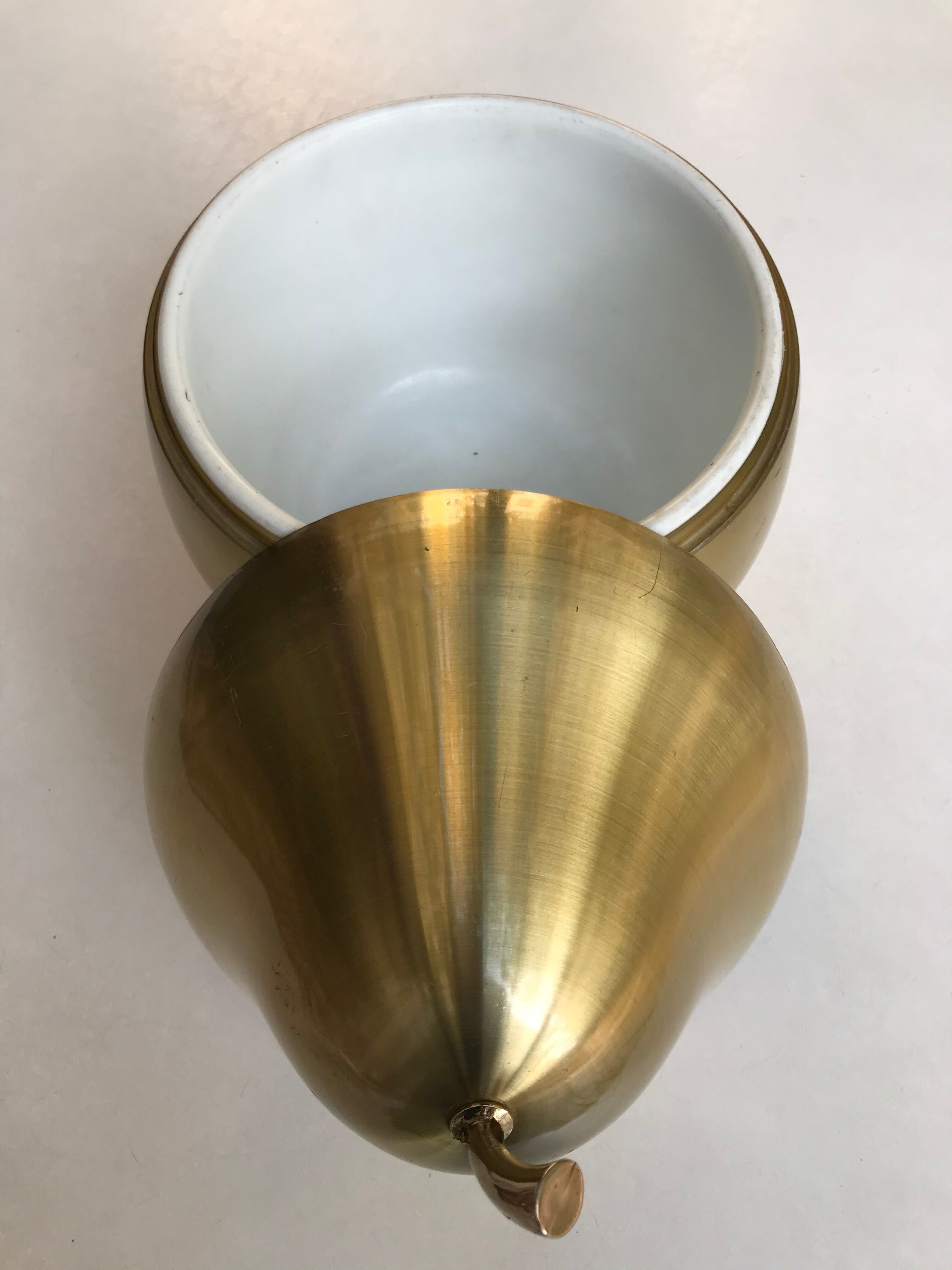 Golden pear-shaped ice bucket signs Novo industries Australiia 1970