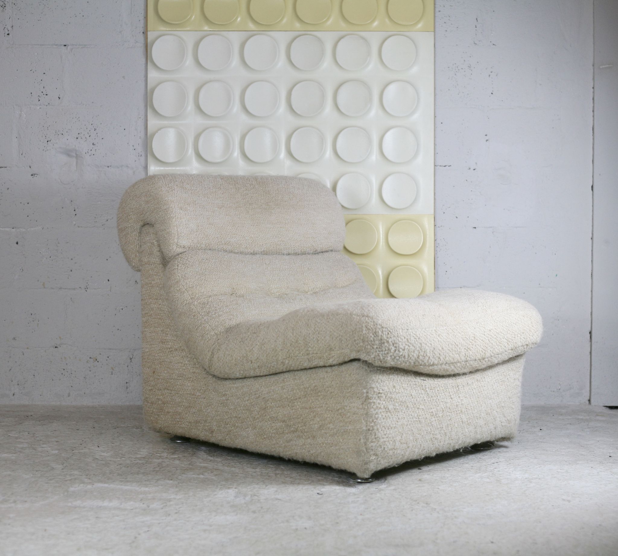 Chair "Space Age" in unbleached wool, France, circa 1970