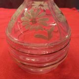 Small round carafe, daisy decor