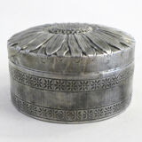 Marguerite round box, made of metal