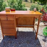 Desk with curtain binder