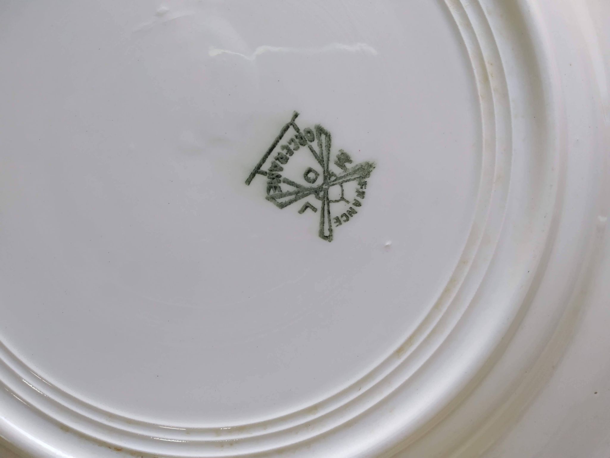 6 Vintage Moulin des Loups Gold-Edged Dinner Plates