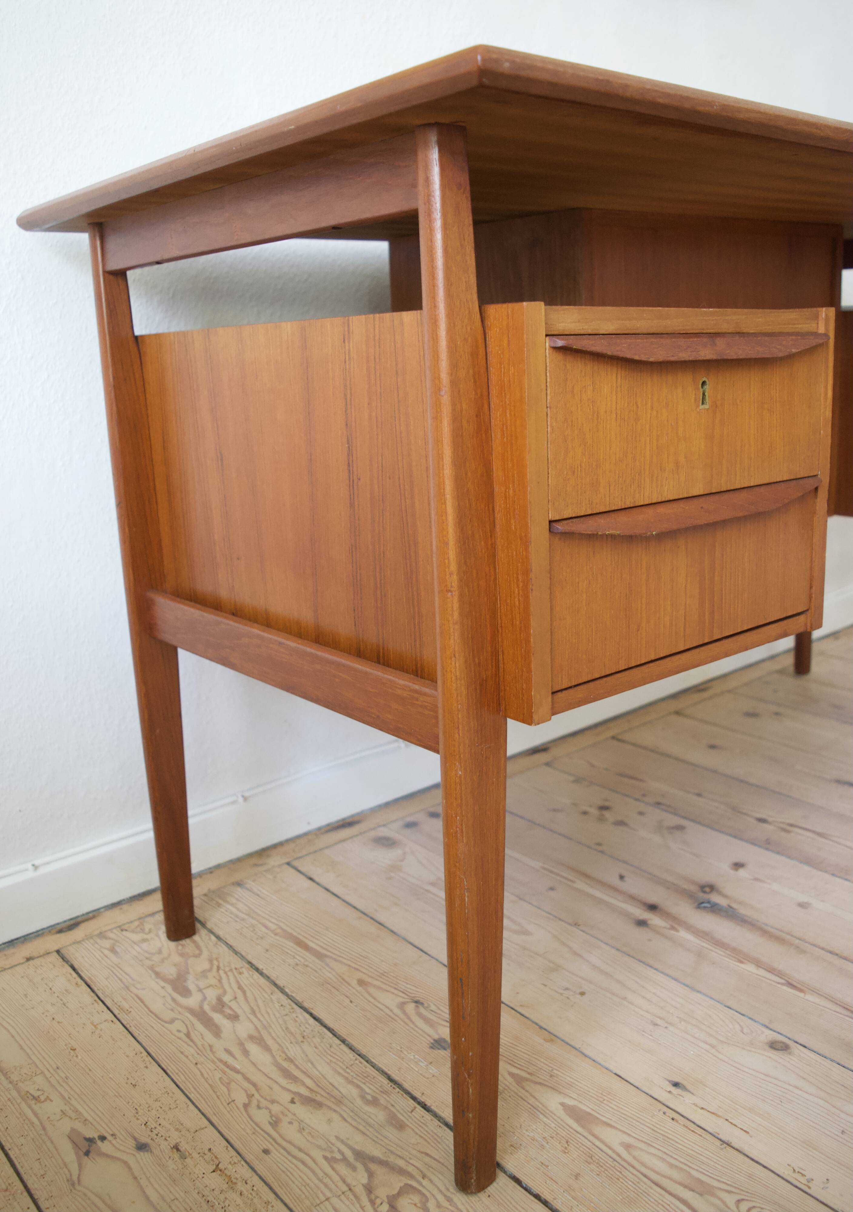 Danish Teak Floating Desk By Gunner Nielsen For Tibergaard, 1960s.