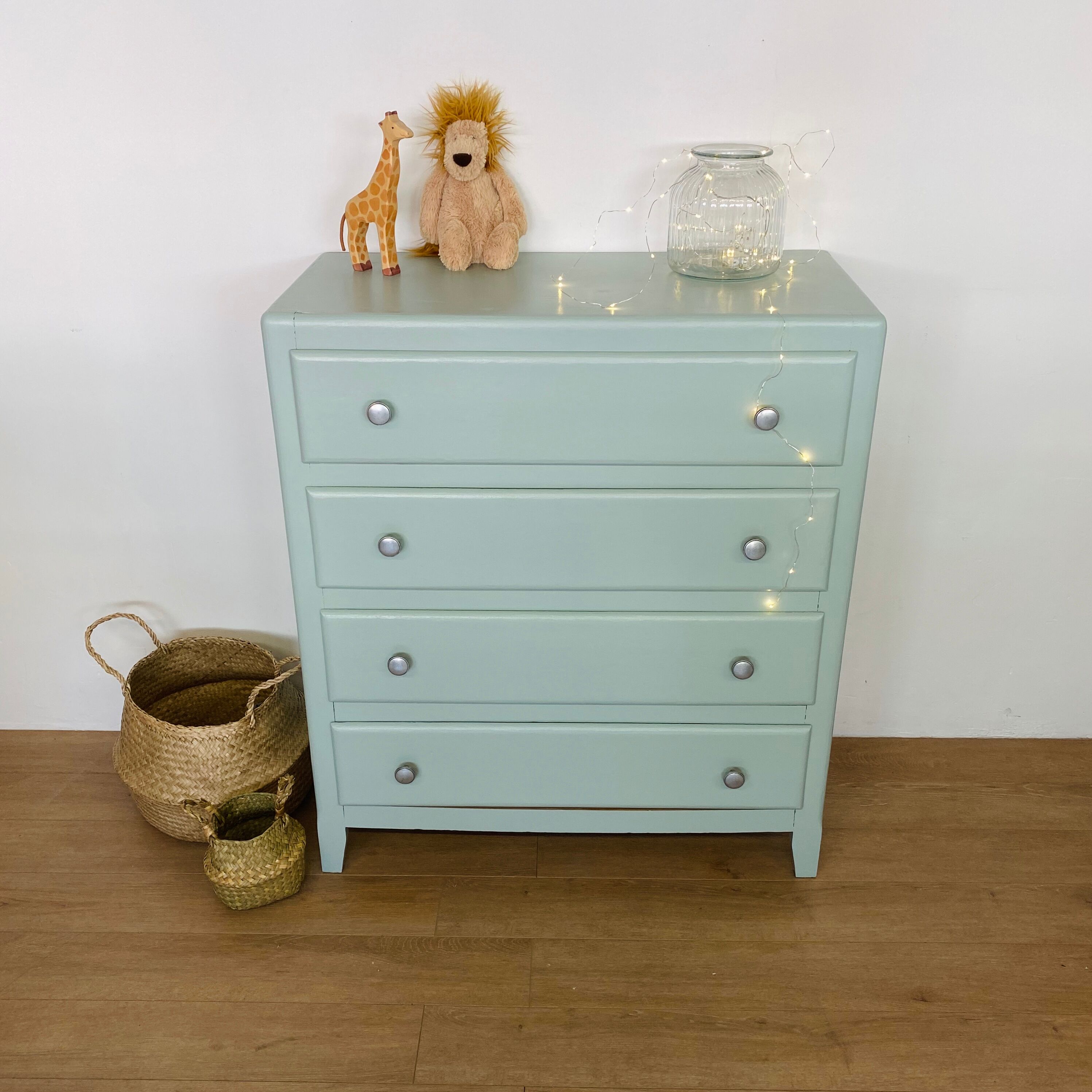 Vintage dresser