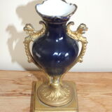 Medicis vase in porcelain