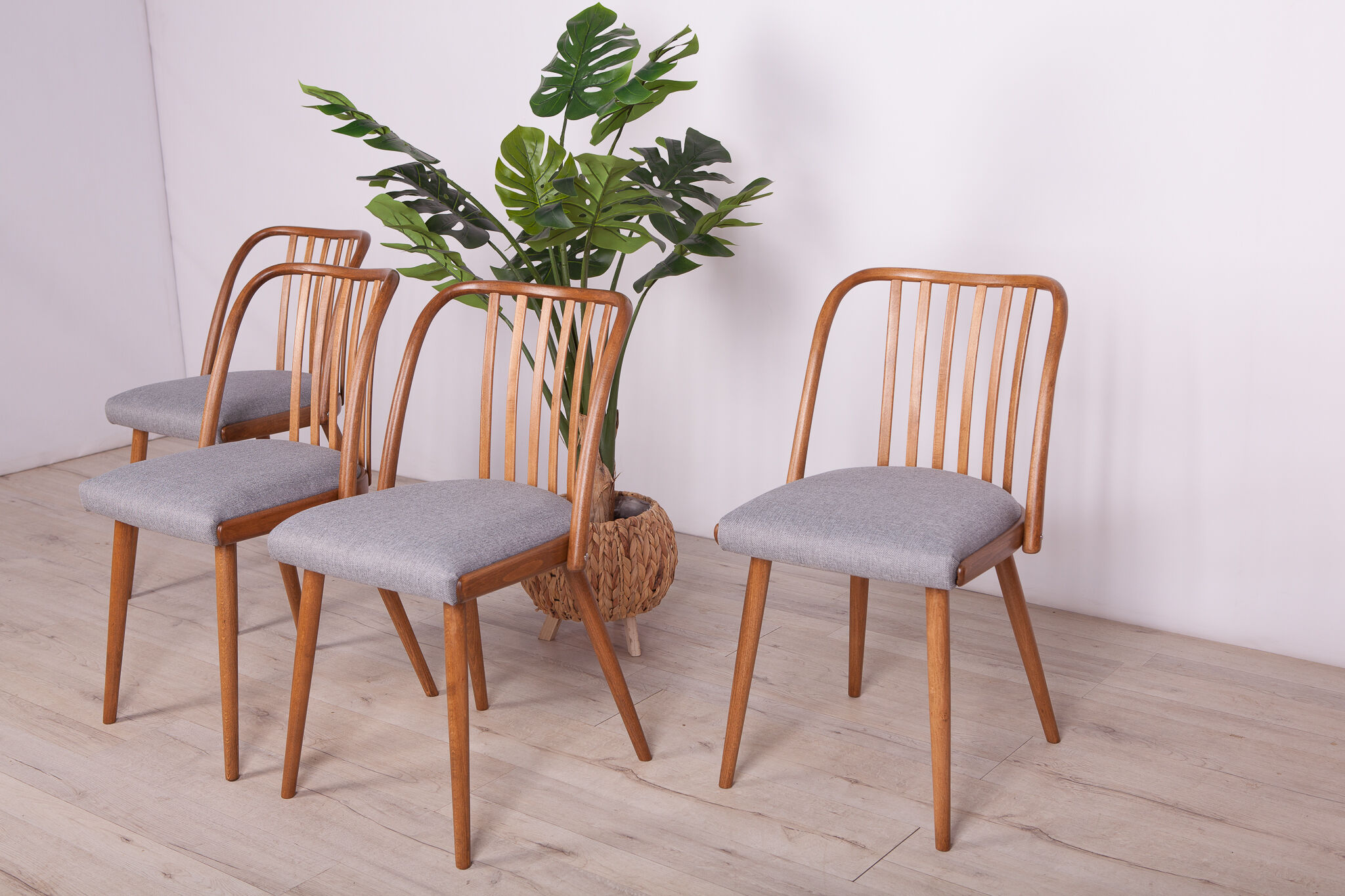 Set of 4 dining chairs by Antonin Suman for Ton, 1960s