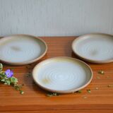 Set of 3 stoneware dessert plates with raised edges