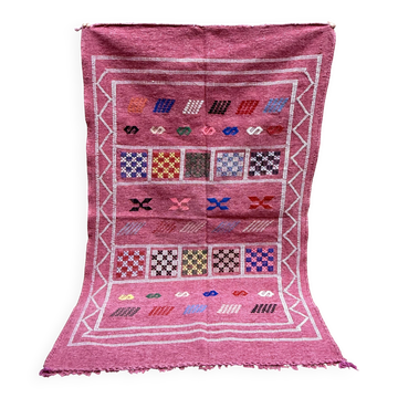 Tapis marocain en laine fait main : style berbère Azilal, motif géométrique