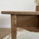 Table basse de ferme ancienne en bois brut