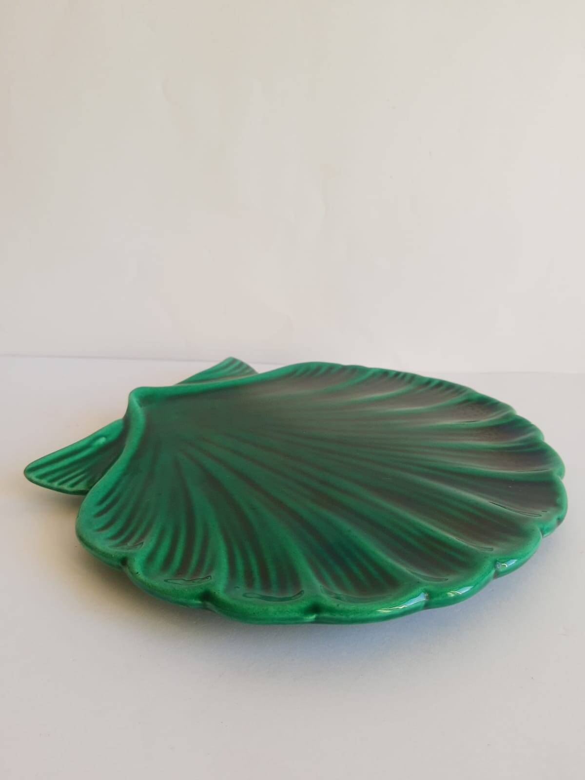 Petit plat coquille vert ancienne vintage
