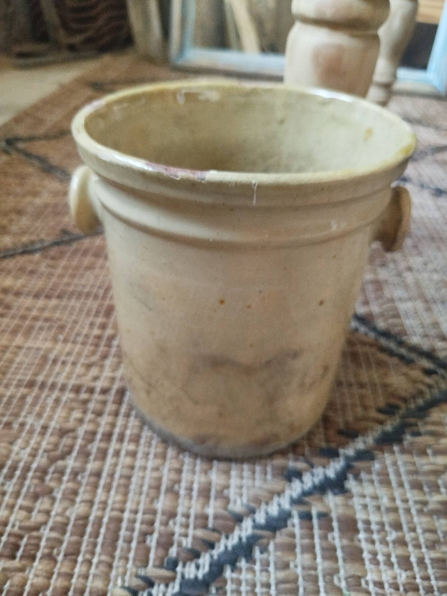 Pot to confit in earth