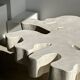 Très grande table basse en manguier blanchi plateau organique D:140cm