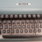 Typewriter Olivetti Lettera 22
