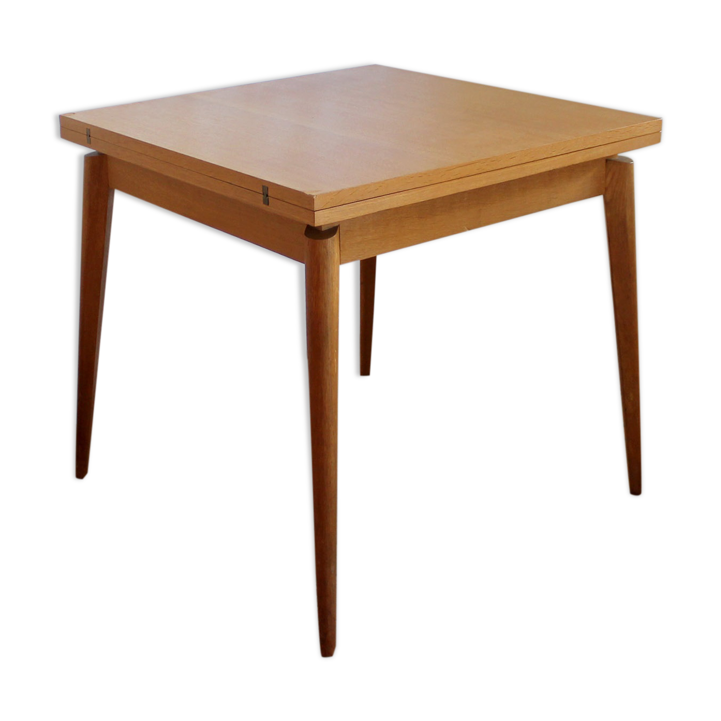 Expandable vintage table