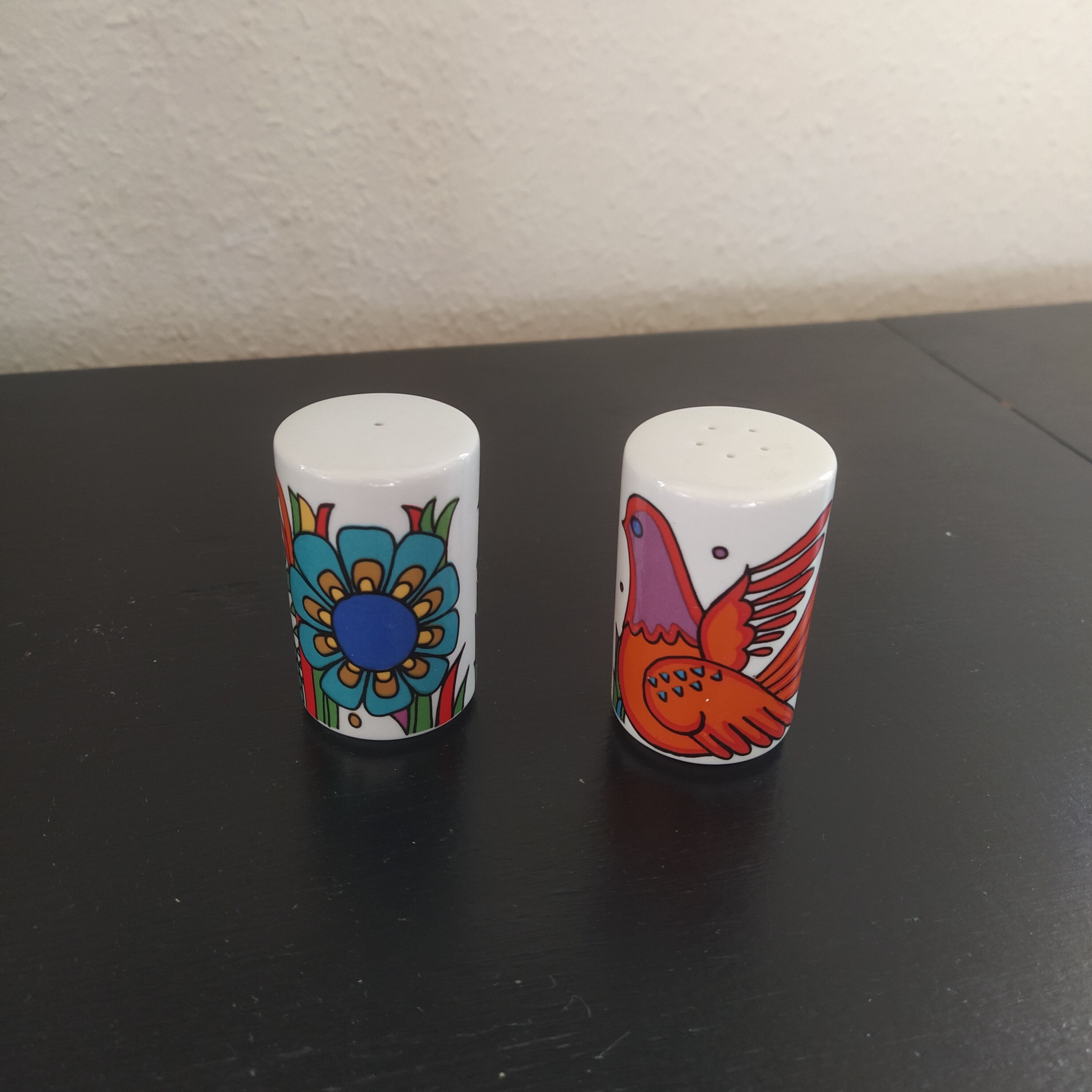 Acapulco Villeroy and Boch salt and pepper shaker