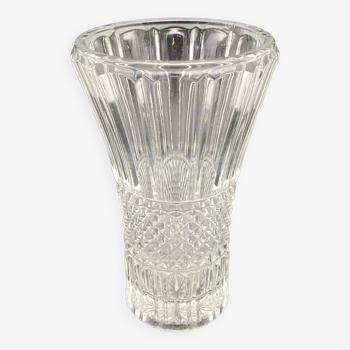 Medium-sized worked glass vase