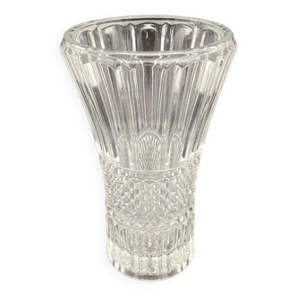 Medium-sized worked glass vase