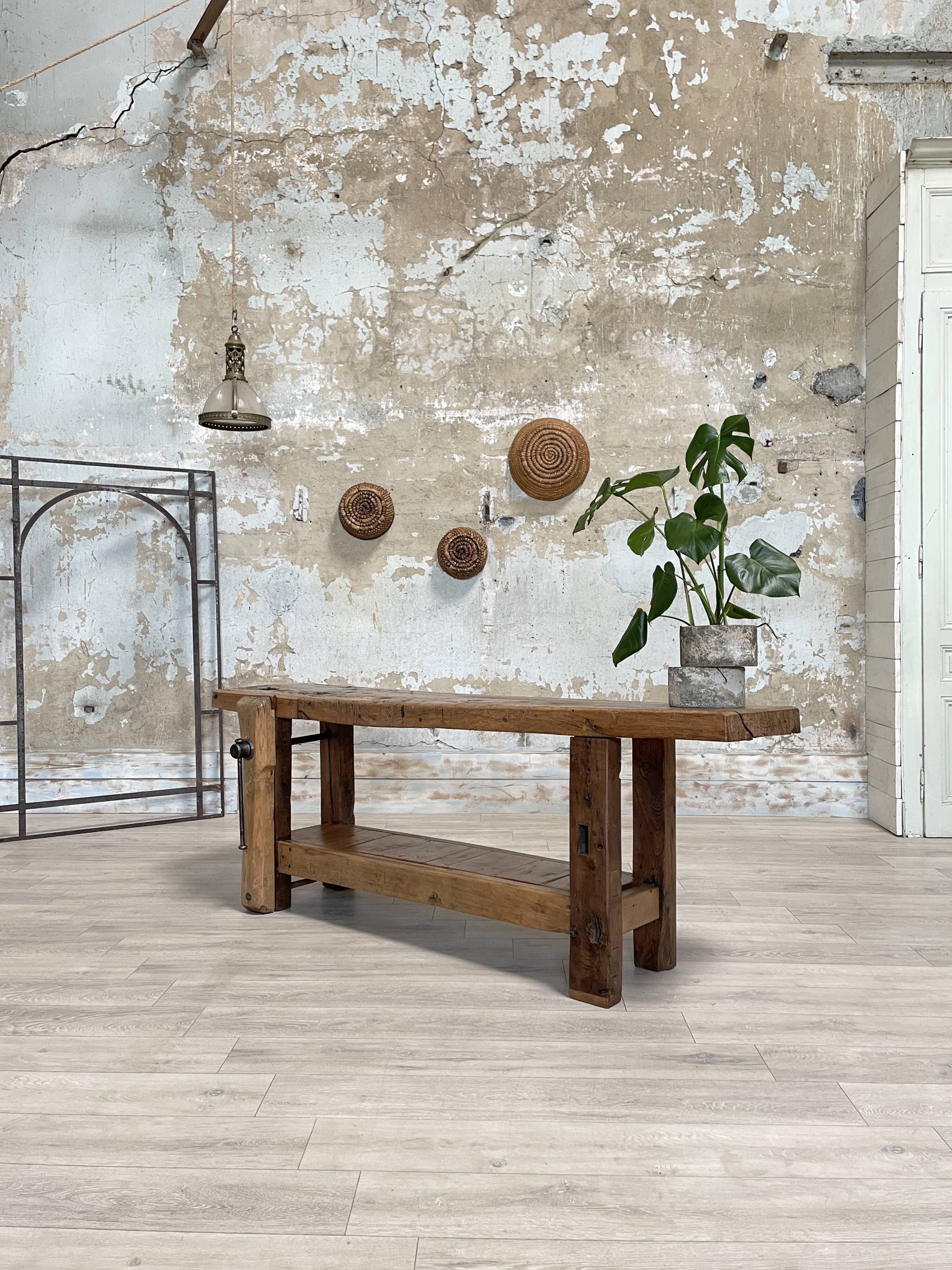 Solid wood carpenter's workbench