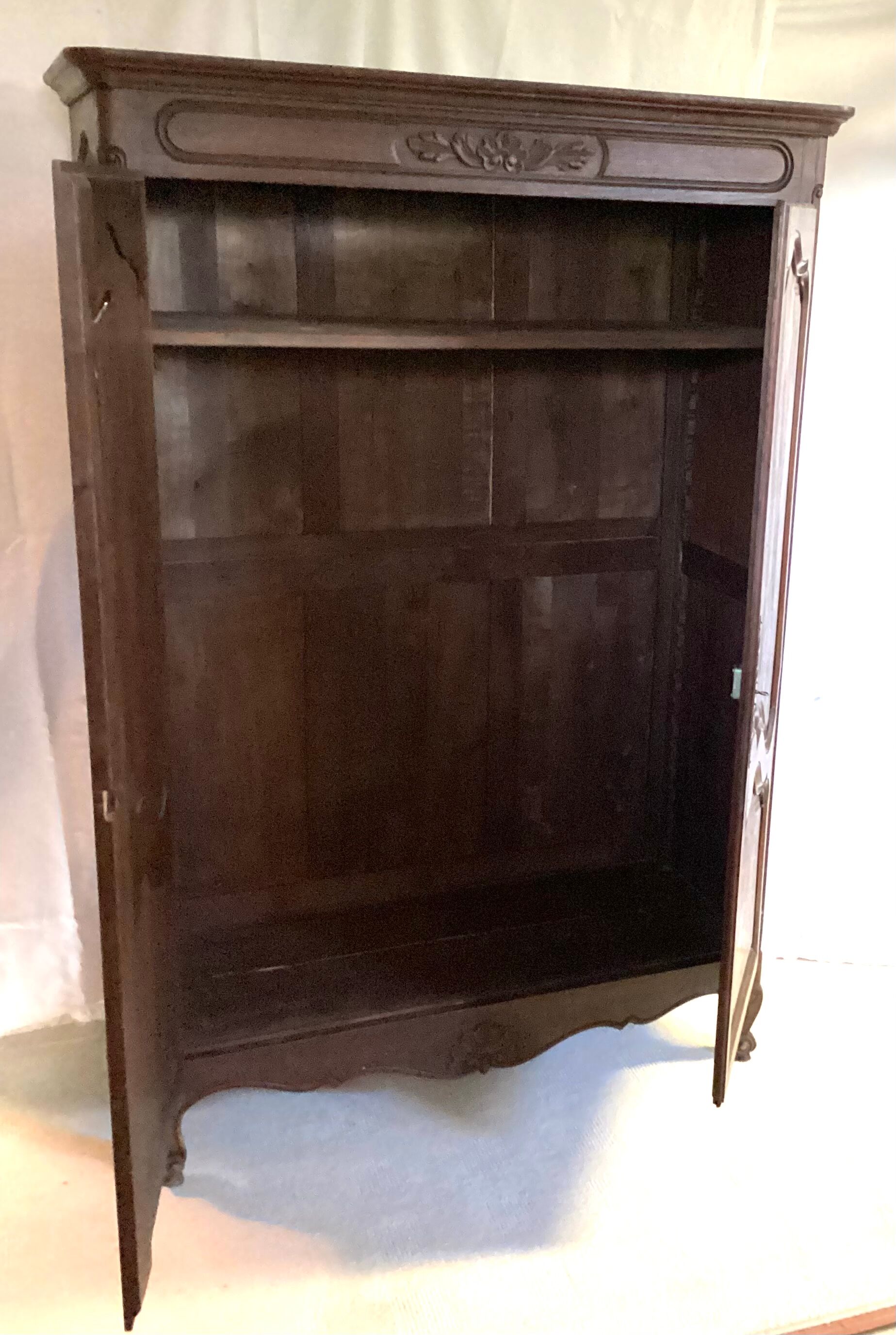 Armoire penderie en chêne vers les années 1950-1960