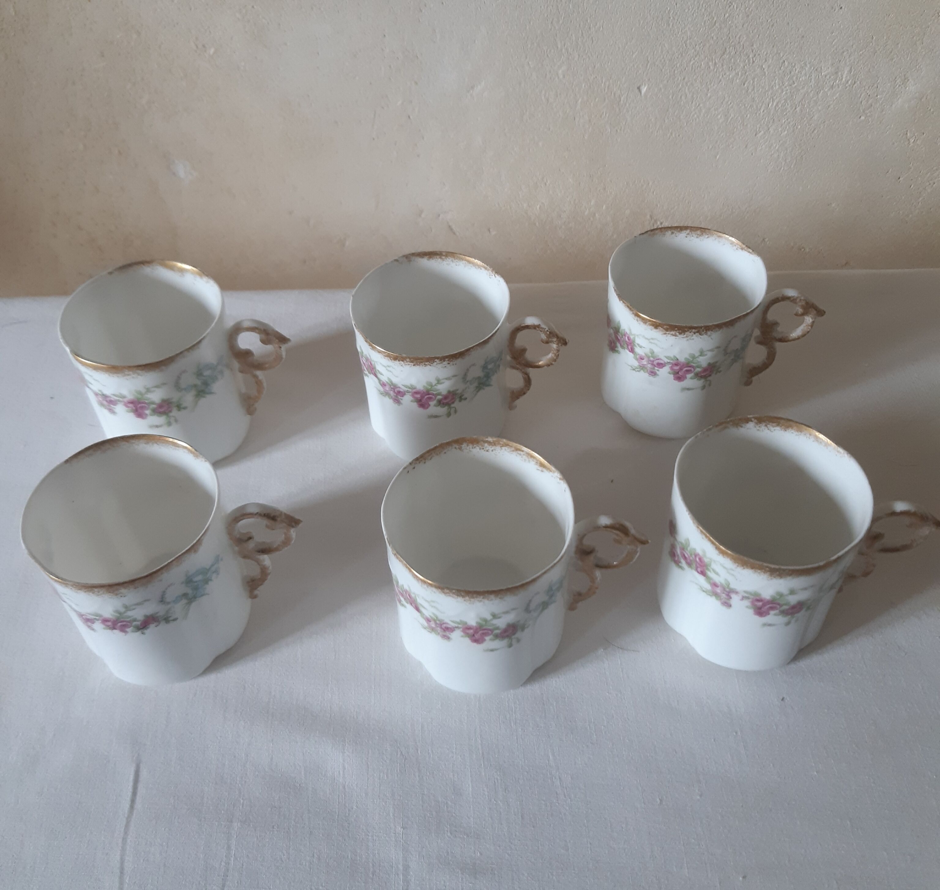 Tasses à café, anciennes