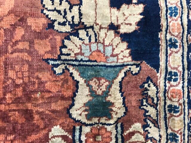 Very beautiful antique Persian carpet Tabriz very fine silk 135x160 cm