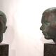 Ensemble de deux bustes en bronze sur stèles en granit par un élève de Georg Kolbe, 1925