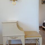 Chippy Phone Seat Table