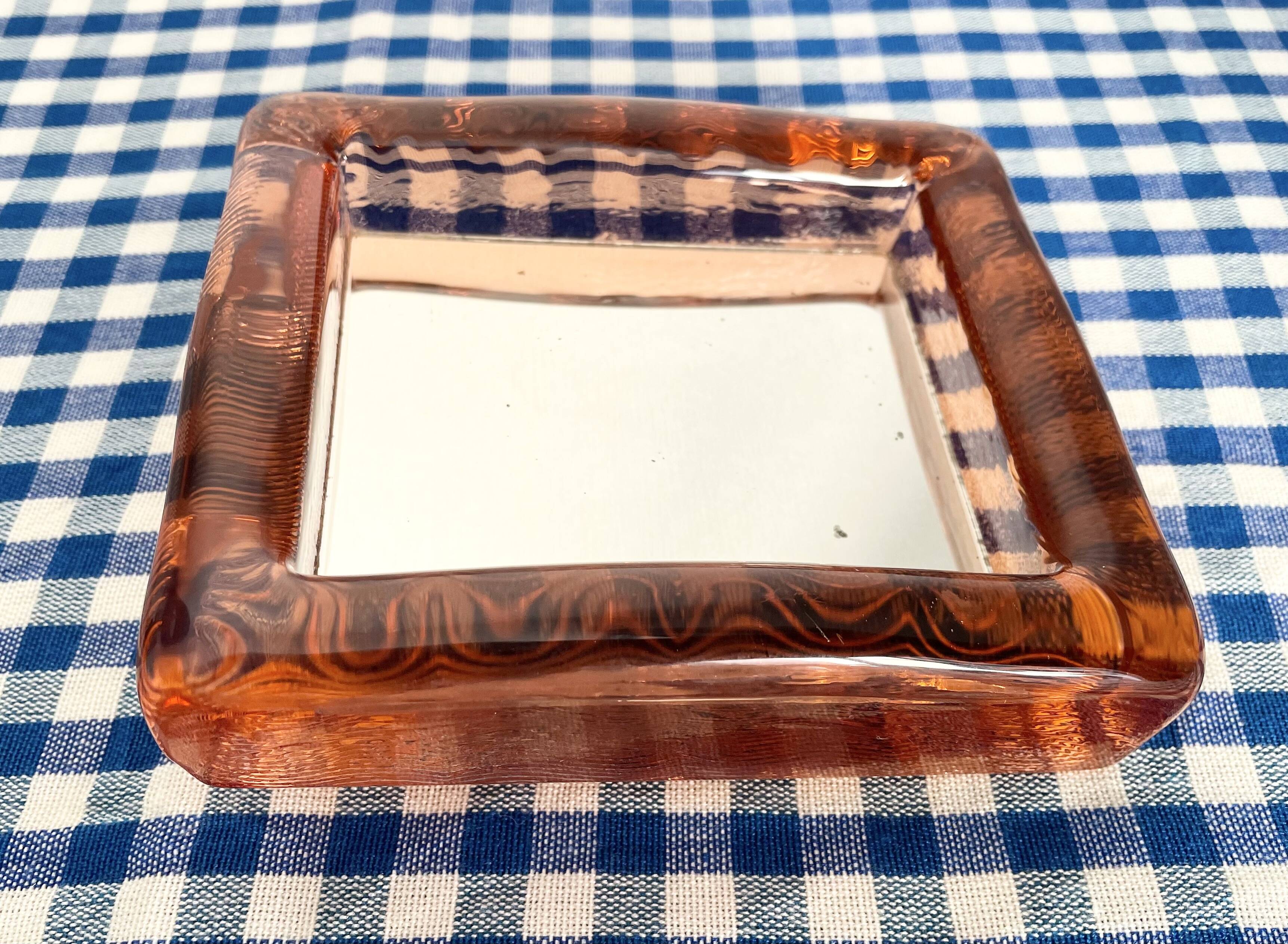 Miroir en verre rose d’Italie