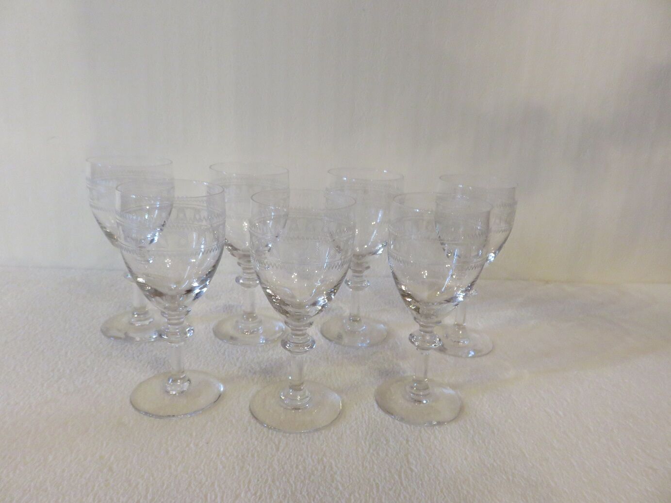 Suite de 7 verres à vin en cristal