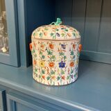 Old porcelain pot says ginger