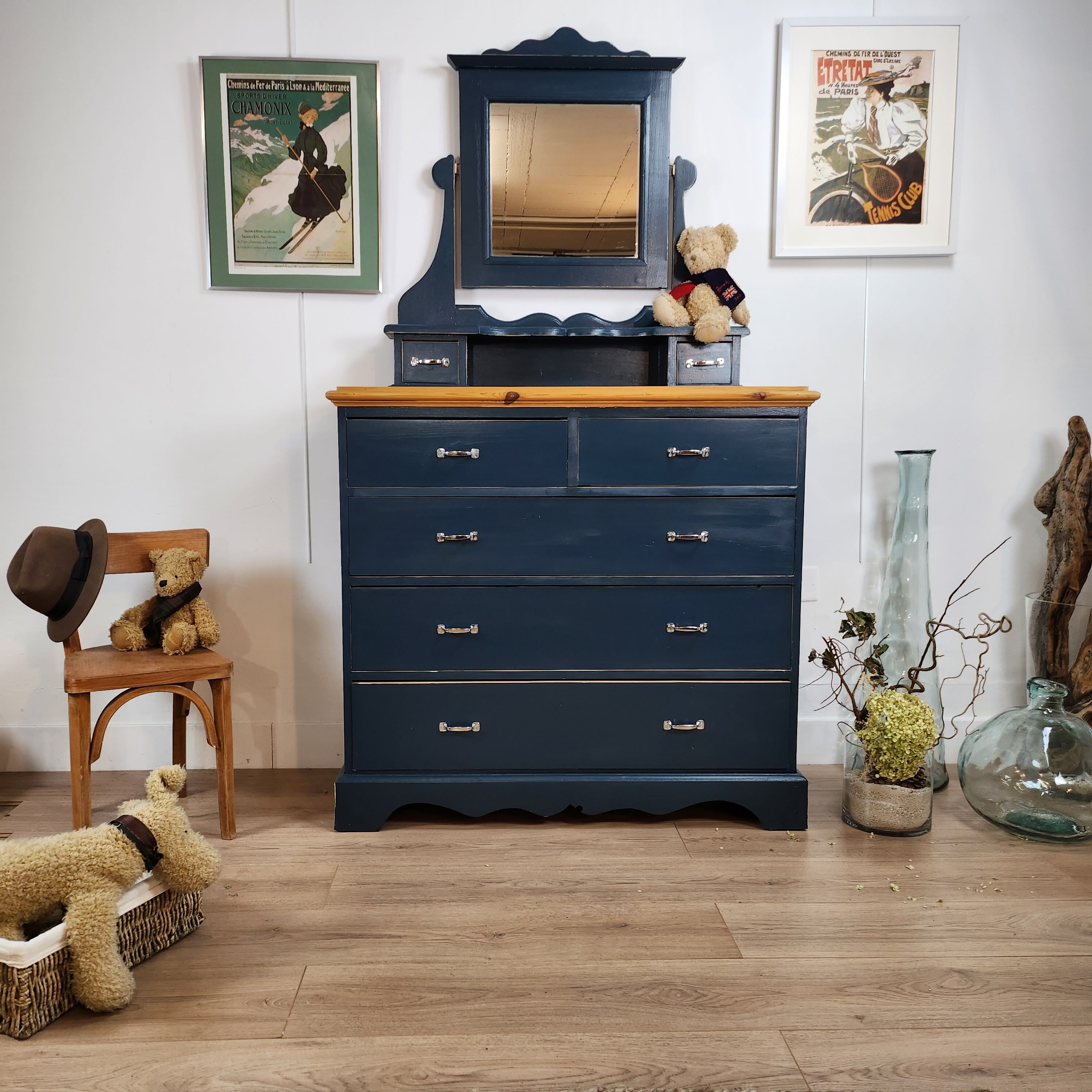 Dressing table