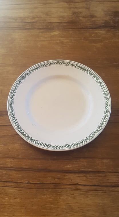 Plate in iron earth saint amand model 4015