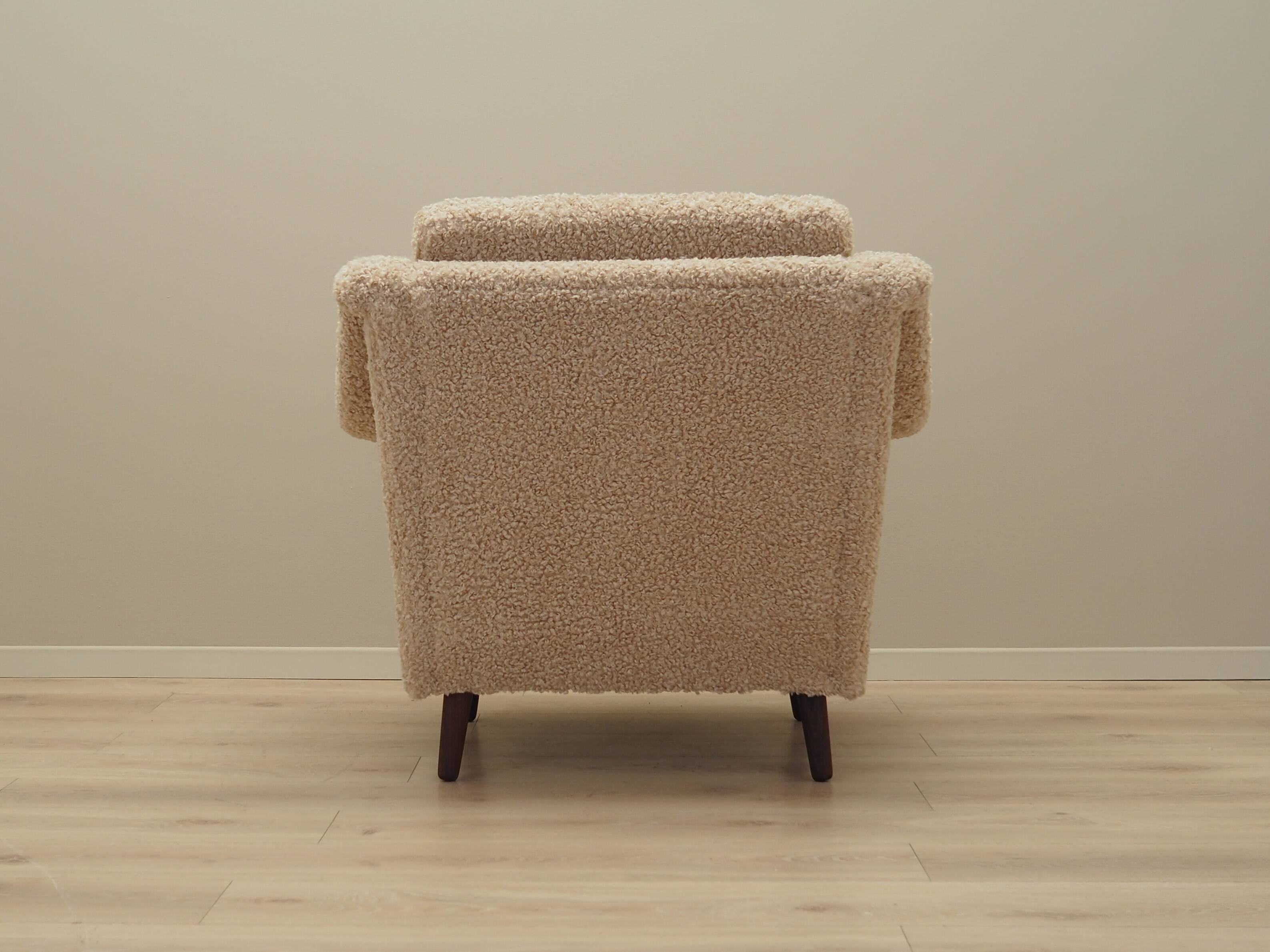 Fauteuil beige, design danois, années 1970, production : Danemark