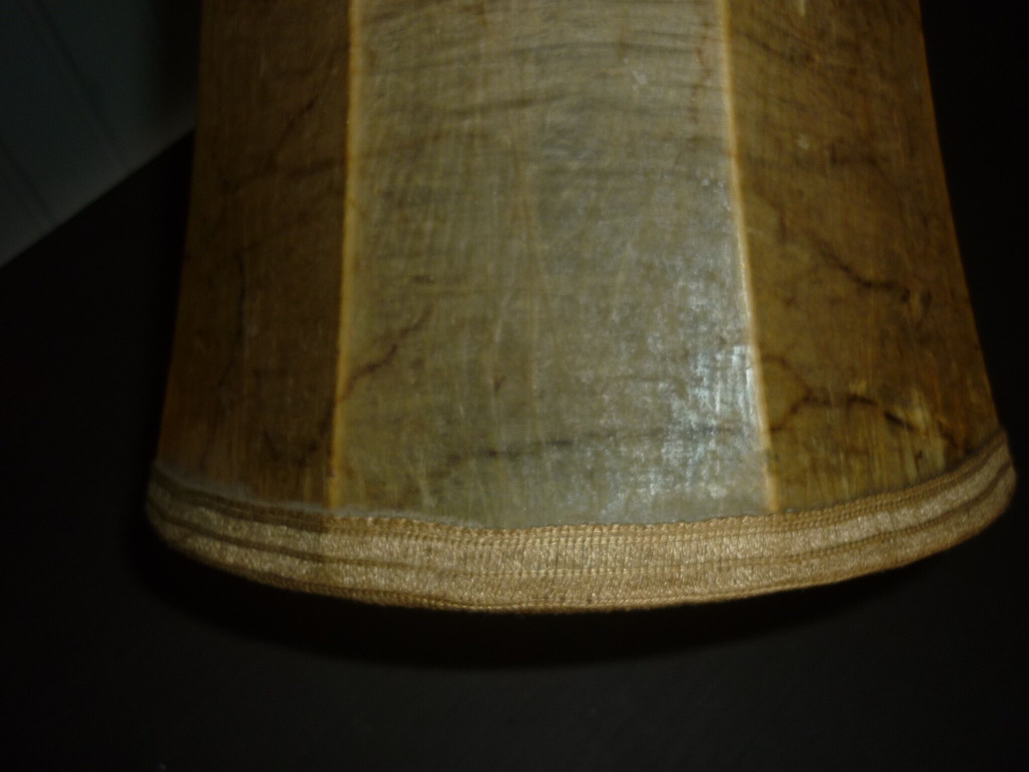 Skin day blinds in small model skin