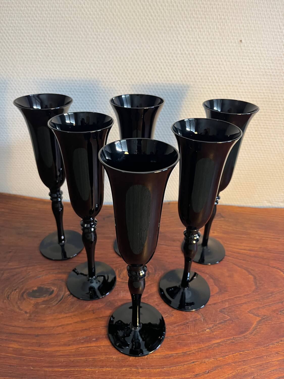 Champagne coupe flute dark purple black glass